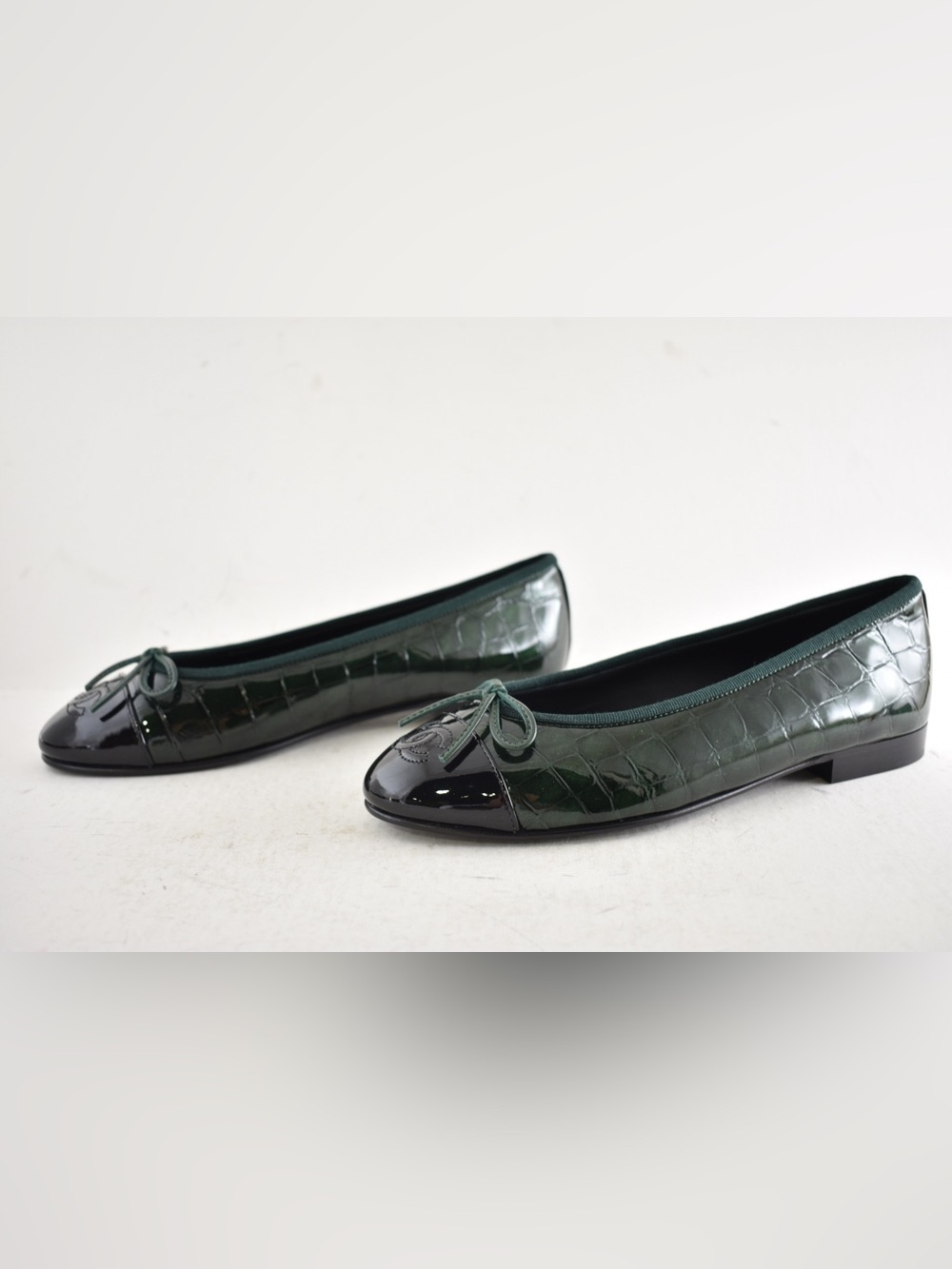 Chanel 26A Dark Green Black Crocodile Patent CC Logo Ballet Ballerina Flat 39 - Picture 13 of 16